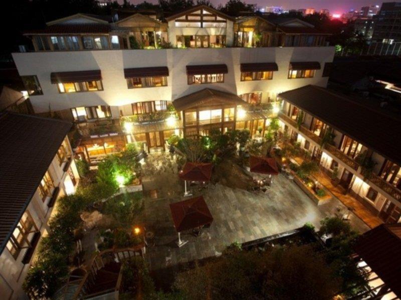 Beijing Red Wall Garden Hotel Wangfujing Exterior photo