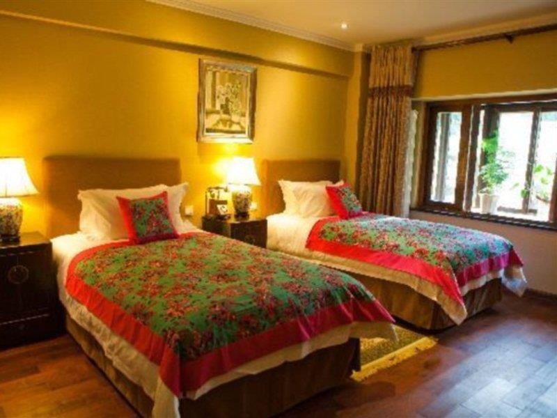 Beijing Red Wall Garden Hotel Wangfujing Exterior photo