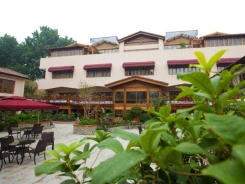 Beijing Red Wall Garden Hotel Wangfujing Exterior photo