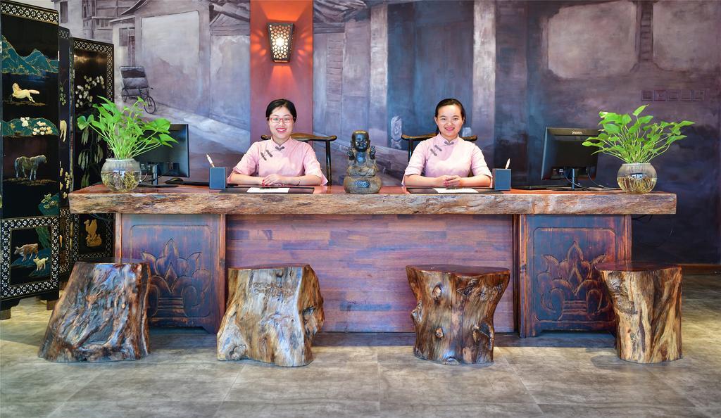 Beijing Red Wall Garden Hotel Wangfujing Exterior photo